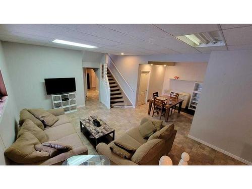 412 1 Street, Paradise Hill, SK - Indoor