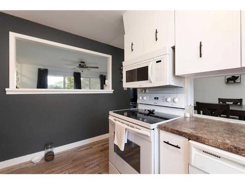 5503 50 Avenue, Lloydminster, AB - Indoor Photo Showing Kitchen