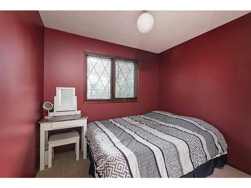 5503 50 Avenue, Lloydminster, AB - Indoor Photo Showing Bedroom