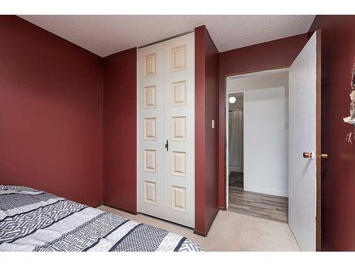 5503 50 Avenue, Lloydminster, AB - Indoor Photo Showing Bedroom