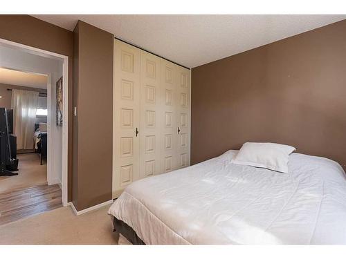 5503 50 Avenue, Lloydminster, AB - Indoor Photo Showing Bedroom