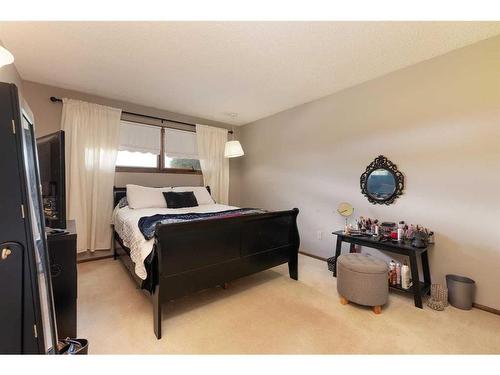 5503 50 Avenue, Lloydminster, AB - Indoor Photo Showing Bedroom