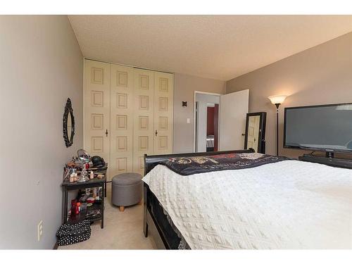 5503 50 Avenue, Lloydminster, AB - Indoor Photo Showing Bedroom