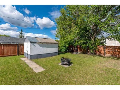 5503 50 Avenue, Lloydminster, AB - Outdoor