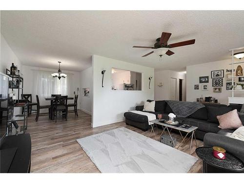 5503 50 Avenue, Lloydminster, AB - Indoor Photo Showing Living Room