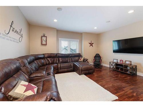 1605 53A Avenue Close, Lloydminster, AB - Indoor Photo Showing Bedroom