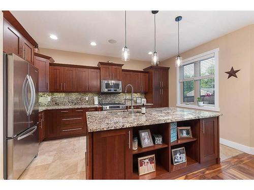 1605 53A Avenue Close, Lloydminster, AB - Indoor Photo Showing Kitchen With Upgraded Kitchen