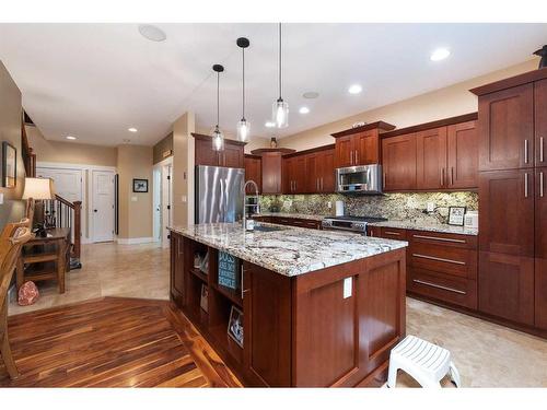 1605 53A Avenue Close, Lloydminster, AB - Indoor Photo Showing Kitchen With Upgraded Kitchen