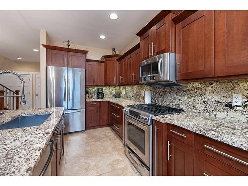 1605 53A Avenue Close, Lloydminster, AB - Indoor Photo Showing Kitchen With Upgraded Kitchen