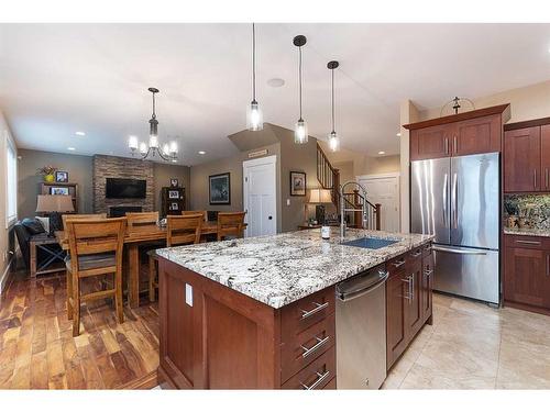 1605 53A Avenue Close, Lloydminster, AB - Indoor Photo Showing Kitchen With Upgraded Kitchen