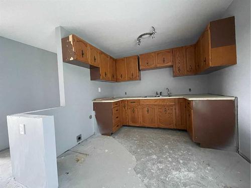 322010 Twp Rd 480, Rural, SK - Indoor Photo Showing Kitchen With Double Sink