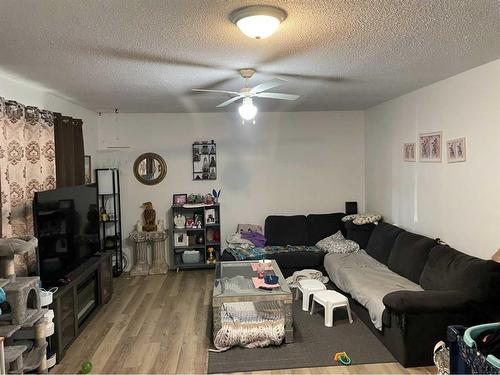 5135 46 Street, Provost, AB - Indoor Photo Showing Living Room