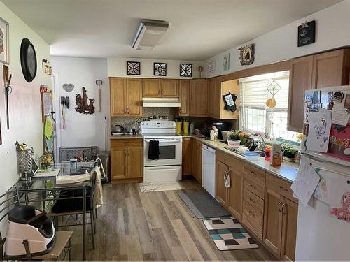 5135 46 Street, Provost, AB - Indoor Photo Showing Kitchen