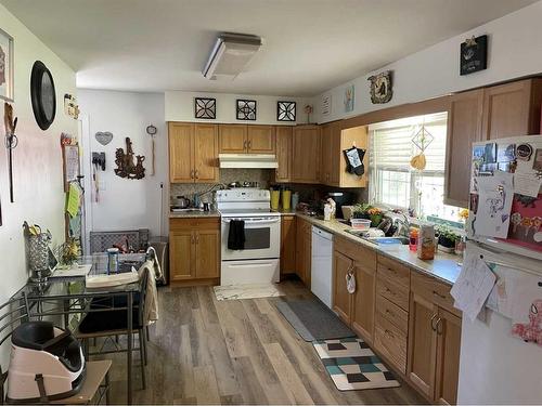 5135 46 Street, Provost, AB - Indoor Photo Showing Kitchen