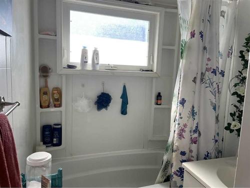 5135 46 Street, Provost, AB - Indoor Photo Showing Bathroom