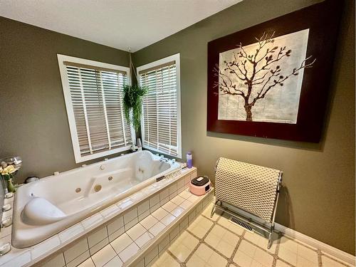 5501 43 Street, Provost, AB - Indoor Photo Showing Bathroom