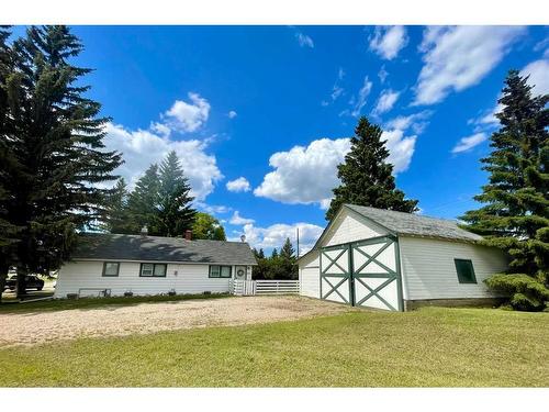 320 Railway Ave, Paradise Valley, AB - Outdoor