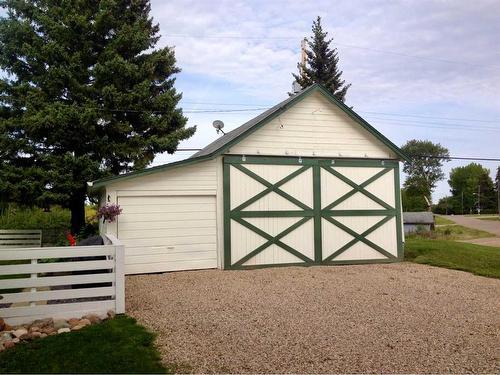 320 Railway Ave, Paradise Valley, AB - Outdoor