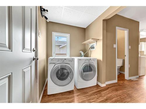 5624 51A Street, Lloydminster, AB - Indoor Photo Showing Laundry Room