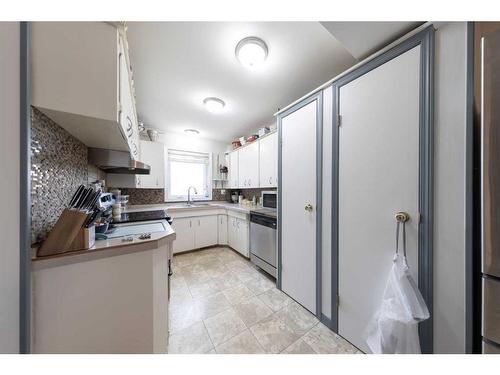 490037 Rr 20, Rural Vermilion River, County Of, AB - Indoor Photo Showing Kitchen