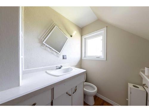 490037 Rr 20, Rural Vermilion River, County Of, AB - Indoor Photo Showing Bathroom