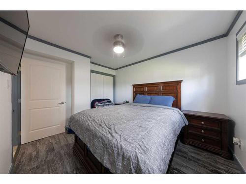 490037 Rr 20, Rural Vermilion River, County Of, AB - Indoor Photo Showing Bedroom