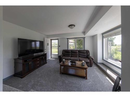 490037 Rr 20, Rural Vermilion River, County Of, AB - Indoor Photo Showing Living Room