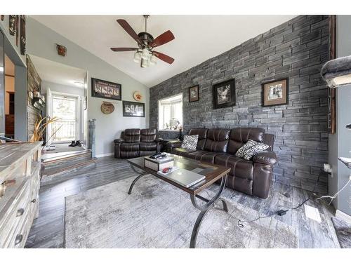 490037 Rr 20, Rural Vermilion River, County Of, AB - Indoor Photo Showing Living Room