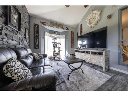 490037 Rr 20, Rural Vermilion River, County Of, AB - Indoor Photo Showing Living Room