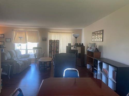 5006 46 Street, Irma, AB - Indoor Photo Showing Living Room