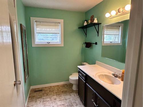 15 Hawkes Street, Marsden, SK - Indoor Photo Showing Bathroom