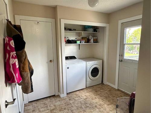 15 Hawkes Street, Marsden, SK - Indoor Photo Showing Laundry Room