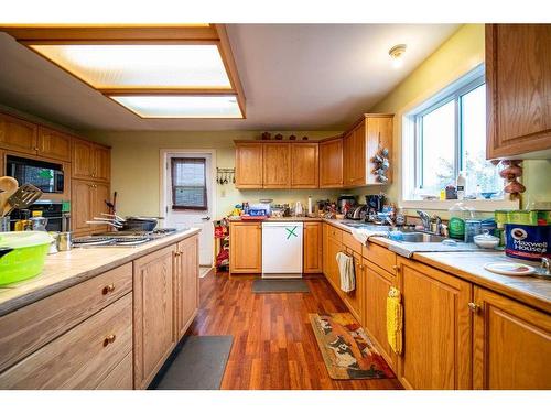 440004 Rge Rd 30, Rural Wainwright No. 61, M.D. Of, AB - Indoor Photo Showing Kitchen