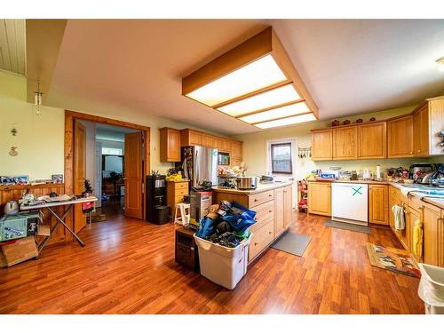 440004 Rge Rd 30, Rural Wainwright No. 61, M.D. Of, AB - Indoor Photo Showing Kitchen