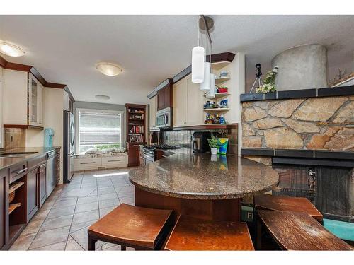 3706 56A Avenue, Lloydminster, AB - Indoor Photo Showing Kitchen