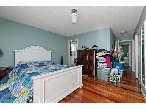 3706 56A Avenue, Lloydminster, AB - Indoor Photo Showing Bedroom