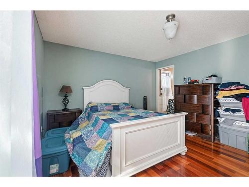 3706 56A Avenue, Lloydminster, AB - Indoor Photo Showing Bedroom