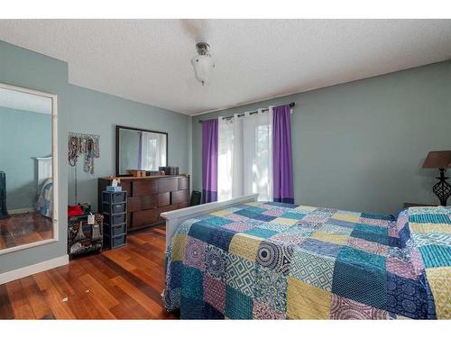 3706 56A Avenue, Lloydminster, AB - Indoor Photo Showing Bedroom