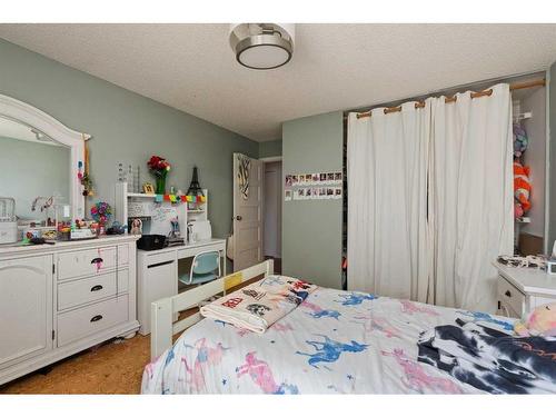 3706 56A Avenue, Lloydminster, AB - Indoor Photo Showing Bedroom