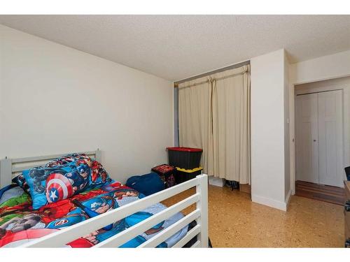 3706 56A Avenue, Lloydminster, AB - Indoor Photo Showing Bedroom