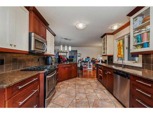 3706 56A Avenue, Lloydminster, AB - Indoor Photo Showing Kitchen