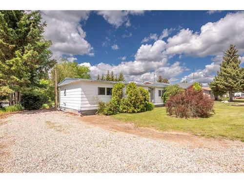 22 Hawkes Street, Marsden, SK - Outdoor