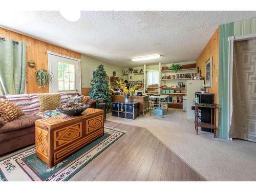 22 Hawkes Street, Marsden, SK - Indoor