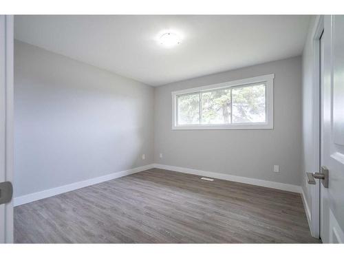 5010 54 Street, Lloydminster, AB - Indoor Photo Showing Other Room