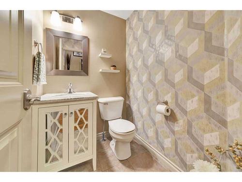 1620 53A Avenue Close, Lloydminster, AB - Indoor Photo Showing Bathroom