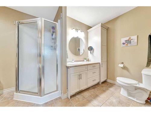 1620 53A Avenue Close, Lloydminster, AB - Indoor Photo Showing Bathroom