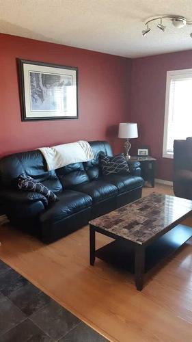 4819 3 Avenue, Chauvin, AB - Indoor Photo Showing Living Room