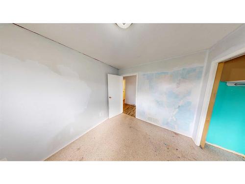 4504 49 Street, Lloydminster, SK - Indoor Photo Showing Other Room