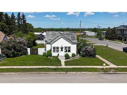 4504 49 Street, Lloydminster, SK - Outdoor With Facade