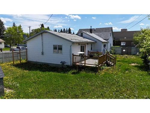 4504 49 Street, Lloydminster, SK - Outdoor